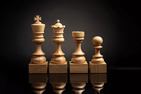 Eleganckie drewniane puchary szachowe Eleganckie drewniane puchary szachowe