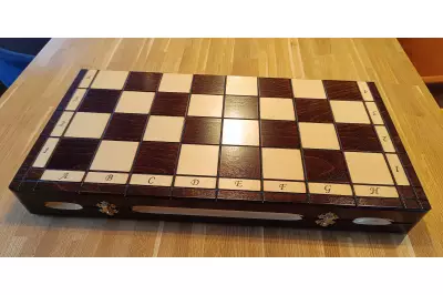 DUŻA KASETKA/SZACHOWNICA ROYAL LUX (65x65cm) pole 72mm
