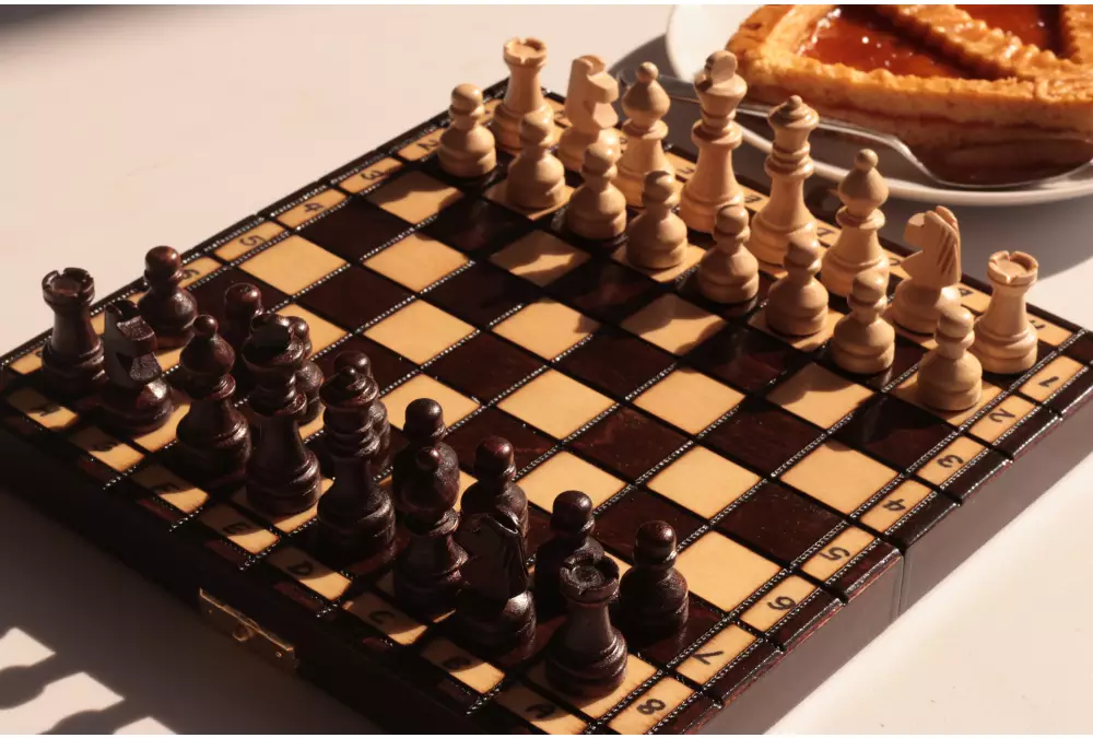 Drewniane szachy szkolne mini - wypalane