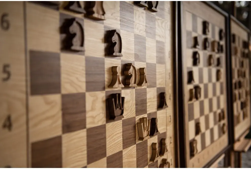 Eleganckie drewniane szachy DEMONSTRACYJNE - szachownica (80x80cm) z figurami