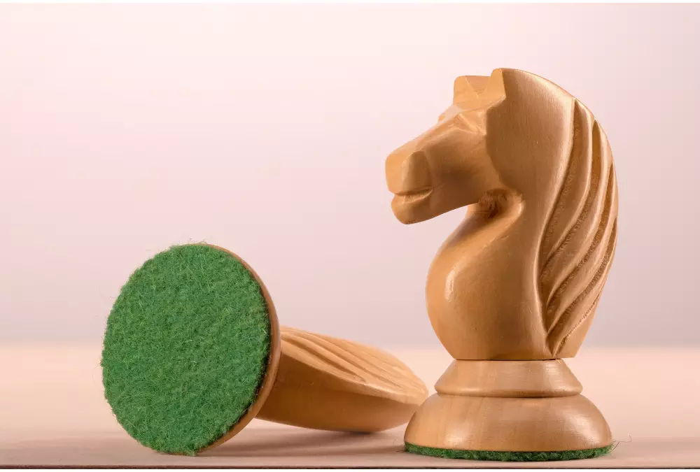 Figury szachowe Queen's Gambit 1957 akacja indyjska 3,75 cale