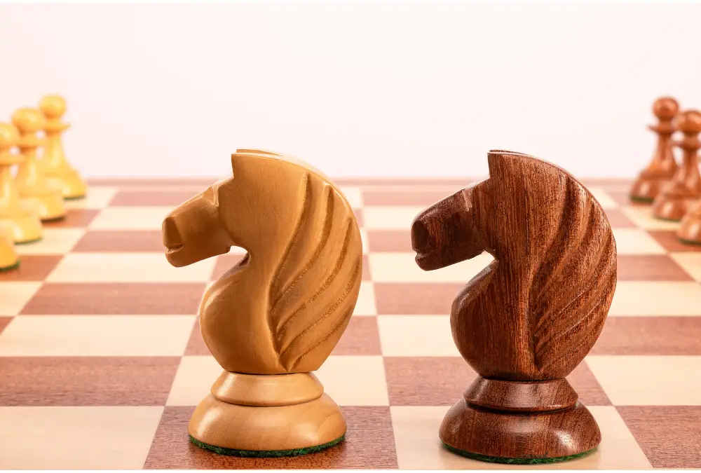 Figury szachowe Queen's Gambit 1957 akacja indyjska 3,75 cale