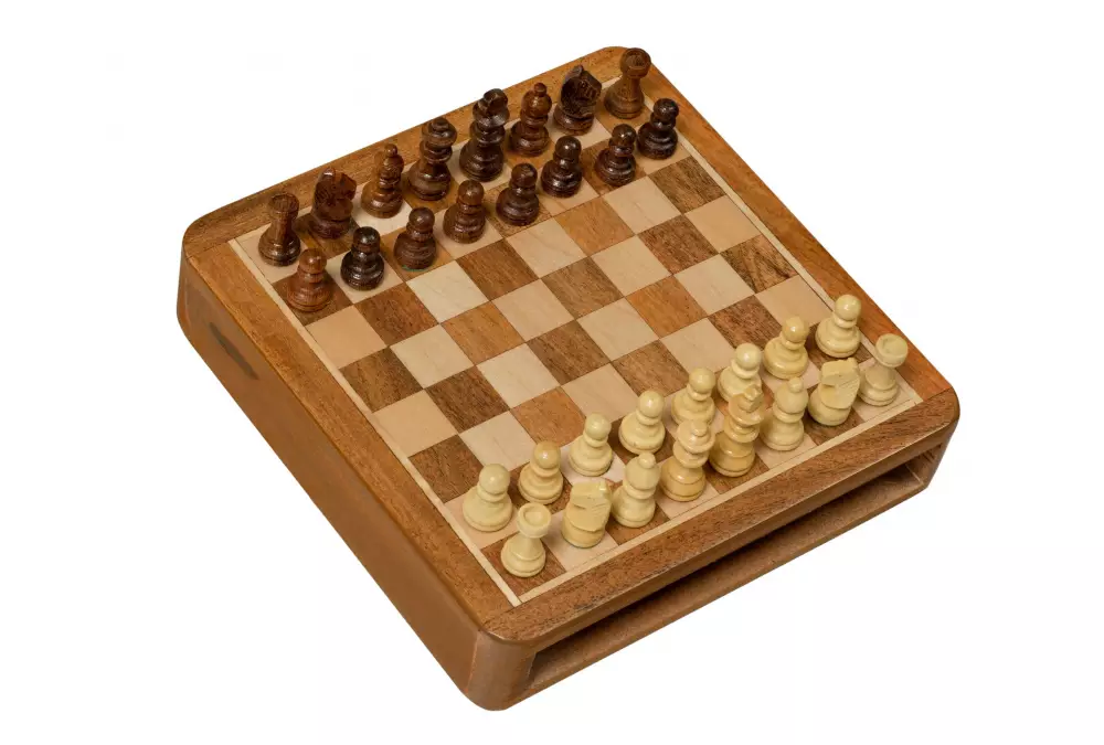 Szachy MAGNETYCZNE 18 cm z intarsjowaną szachownicą i szufladką na figury