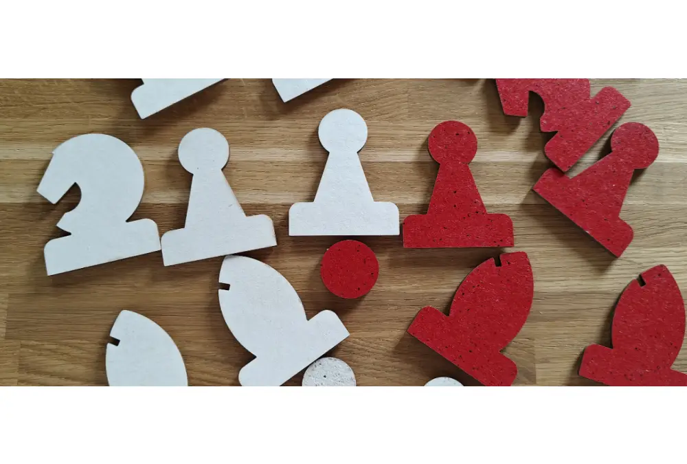 Figury magnetyczne do szachów demonstracyjnych, białe/czerwone (król 75 mm)