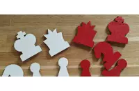 Figury magnetyczne do szachów demonstracyjnych, białe/czerwone (król 75 mm) Figury magnetyczne do szachów demonstracyjnych, białe/czerwone (król 75 mm)