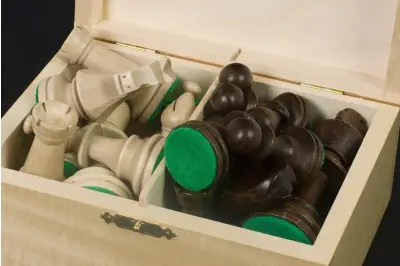 STAUNTON NR 5 w jasnej kasecie drewnianej