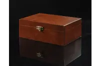 Kuferek drewniany do figur Staunton nr 6 lub 3,75'' w kolorze mahoniowym Kuferek drewniany do figur Staunton nr 6 lub 3,75'' w kolorze mahoniowym