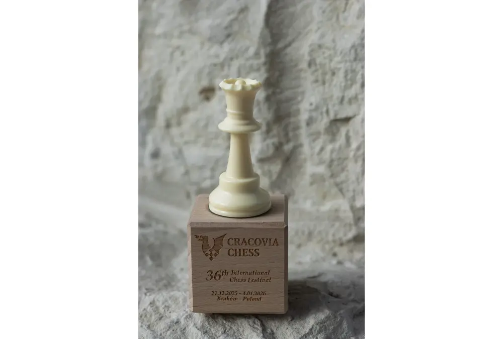 Puchar szachowa figura - Biały Hetman (13 cm)