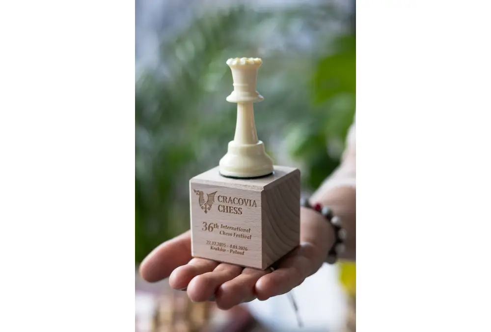 Puchar szachowa figura - Biały Hetman (13 cm)