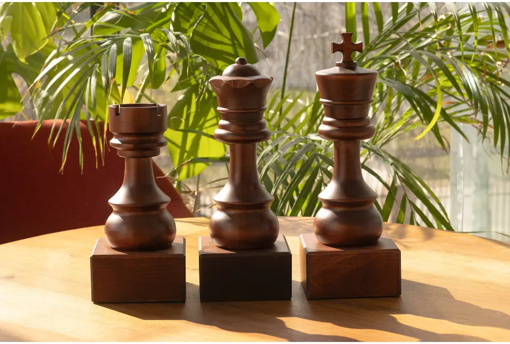 Puchar szachowy drewniany - Czarny król ( cm)