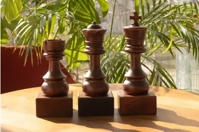 Puchar szachowy drewniany - Czarny król ( cm)