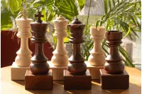 Puchar szachowy drewniany - Czarna wieża (20 cm)