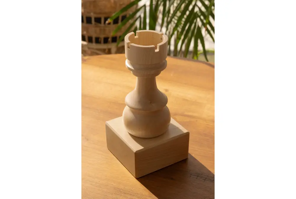 Puchar szachowy drewniany - Biała wieża (20 cm)