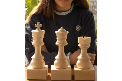 Puchar szachowy drewniany - Biała wieża (20 cm)