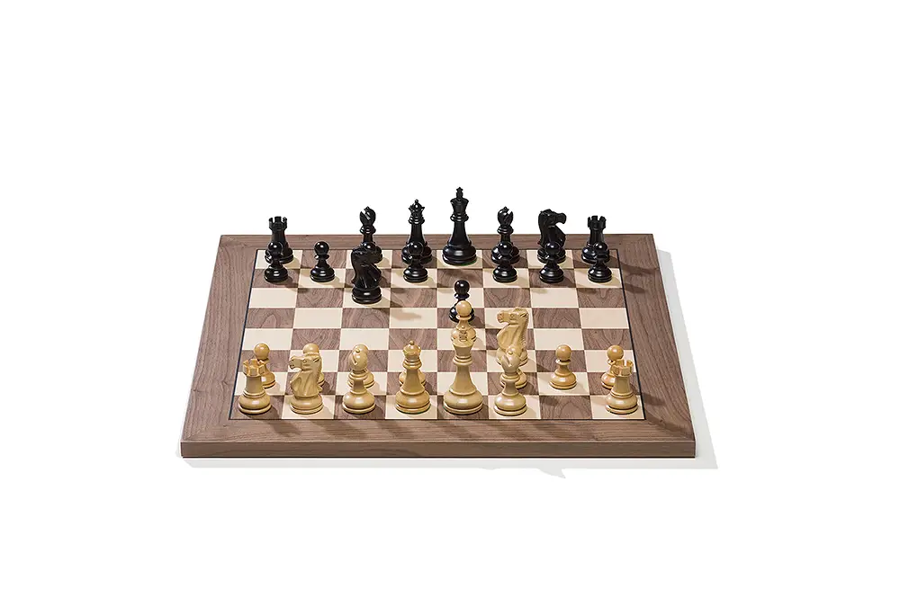 Szachownica elektroniczna DGT USB, orzech/klon + figury Classic