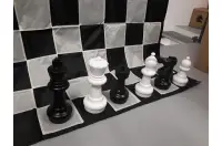 Zestaw do szachów plenerowych / ogrodowych (król 30 cm) - figury + szachownica nylonowa Zestaw do szachów plenerowych / ogrodowych (król 30 cm) - figury + szachownica nylonowa