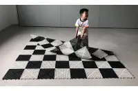 Szachownica gumowa do szachów oraz warcabów plenerowych / ogrodowych (pole 30 cm) Szachownica gumowa do szachów oraz warcabów plenerowych / ogrodowych (pole 30 cm)