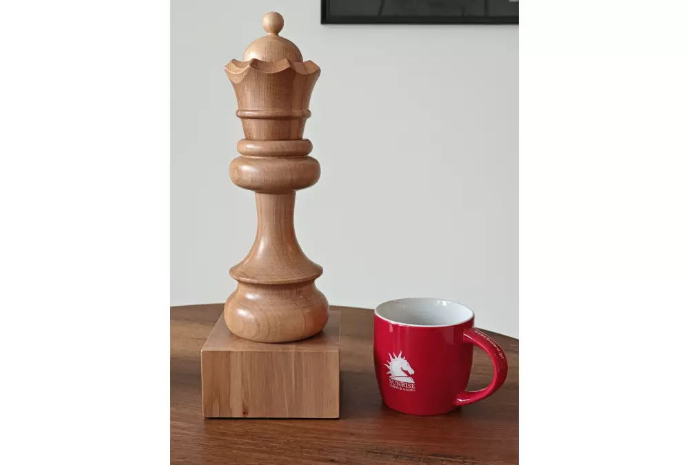 Puchar szachowy drewniany - Biały Hetman (35 cm)