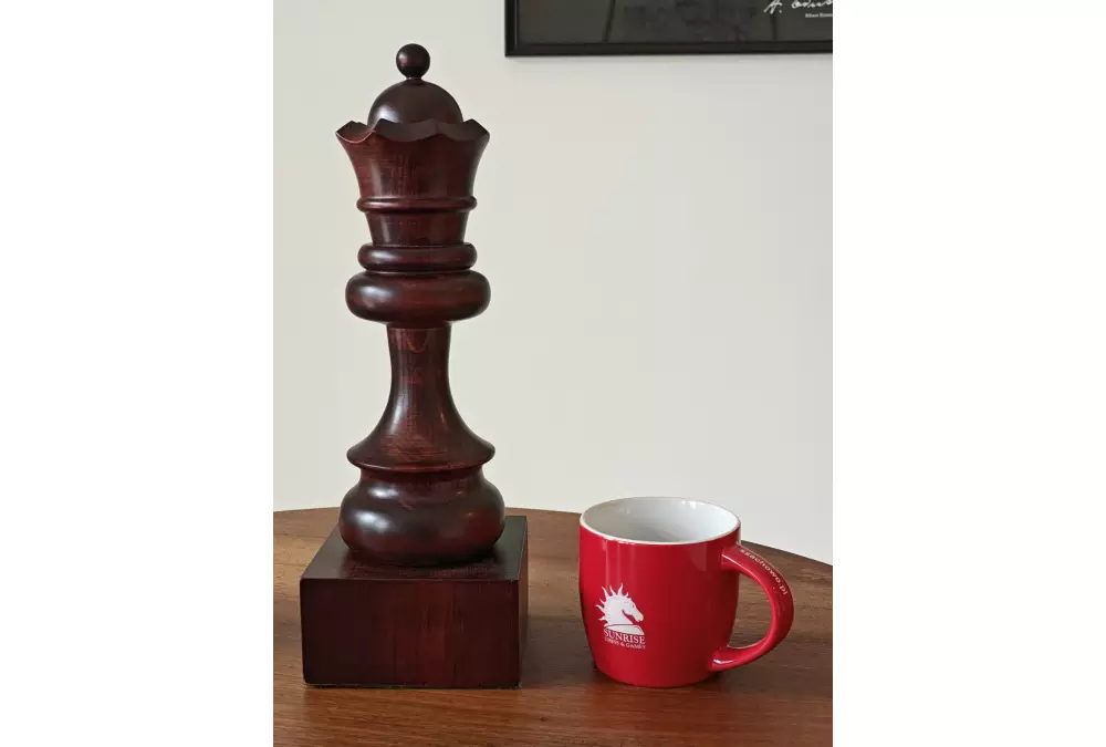 Puchar szachowy drewniany - Czarny Hetman (35 cm)