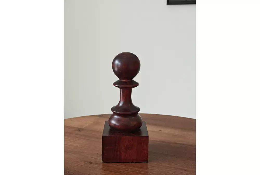 Puchar szachowy drewniany - Czarny Pion (25 cm)