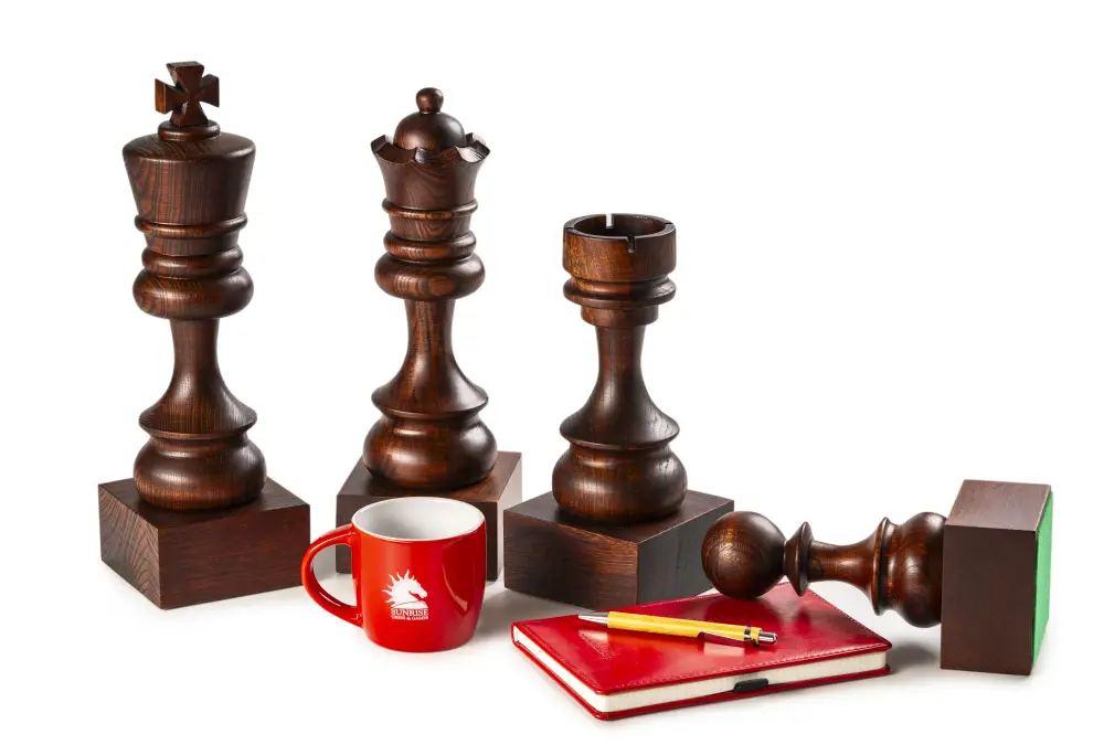 Puchar szachowy drewniany - Czarny Hetman (35 cm)