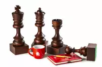 Puchar szachowy drewniany - Czarna Wieża (27 cm) Puchar szachowy drewniany - Czarna Wieża (27 cm)