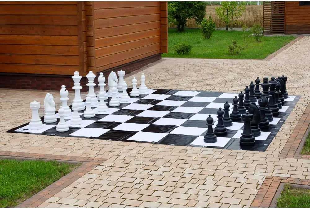 Figury plastikowe do szachów plenerowych / ogrodowych (wysokość króla 74 cm)