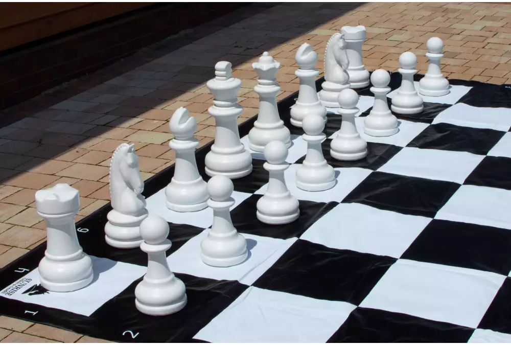 Figury plastikowe do szachów plenerowych / ogrodowych (wysokość króla 45 cm)