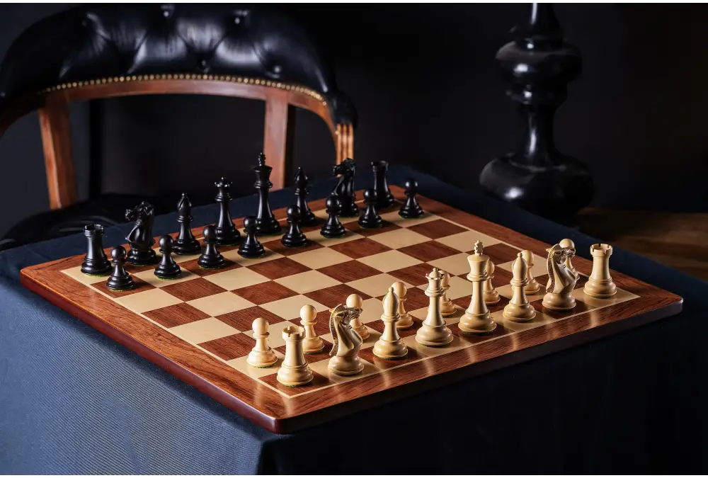 Deska szachowa nr 6 (bez opisu) paduk/klon (intarsja) - okrągłe rogi