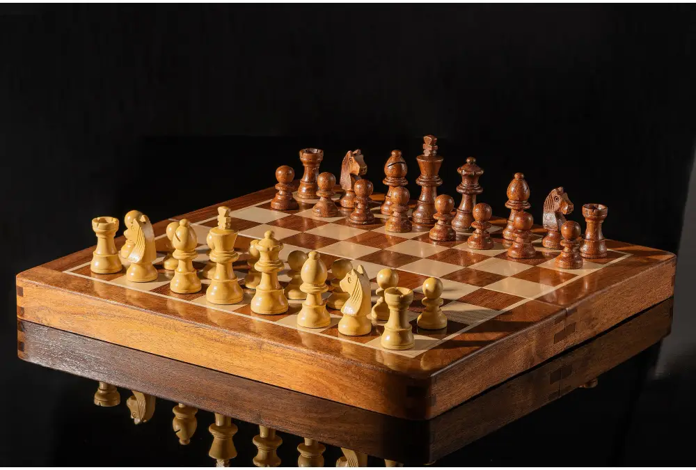 Szachy MAGNETYCZNE z intarsjowaną szachownicą 30 cm