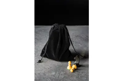 Welurowy woreczek do przechowywania figur