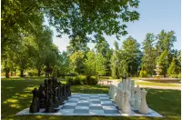 Figury plastikowe do szachów plenerowych / ogrodowych (wysokość króla 105 cm)